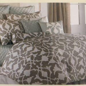 Barbara Barry Queen Duvet